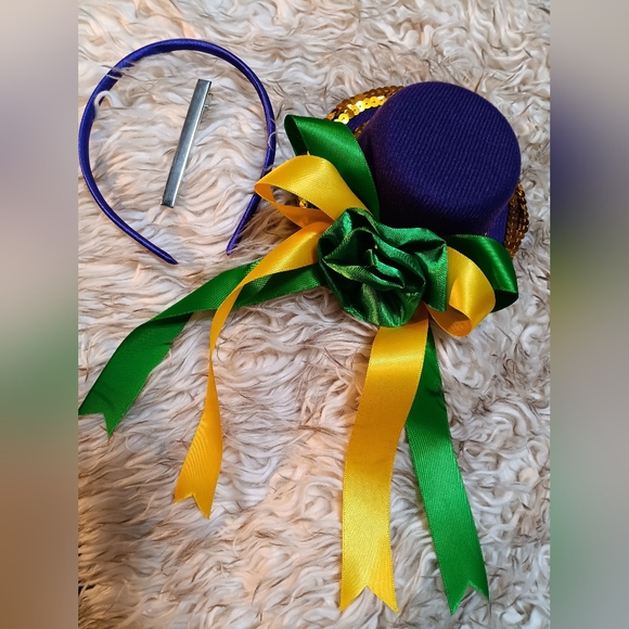 You would use this for a party like mardi gras - Picture 1 of 2